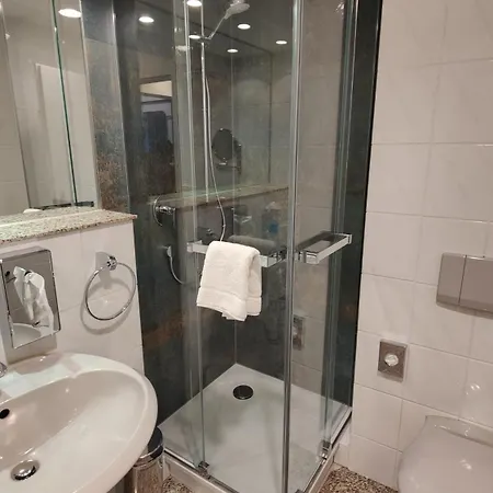 Stettiner Hof 3* جرايفسفالد