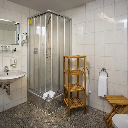 Stettiner Hof 3* جرايفسفالد